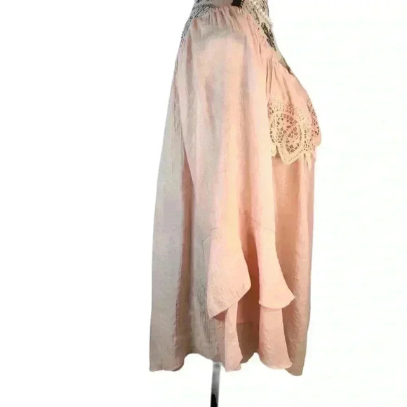 Unique Spectrum Women’s 3X Blouse Peach Gauze Lace Trim Double Bell Sleeves NWT - Picture 3 of 8